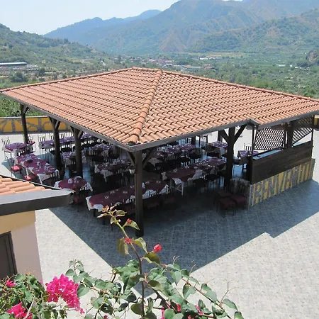 Alloggio per agriturismo Ghiritina Francavilla di Sicilia